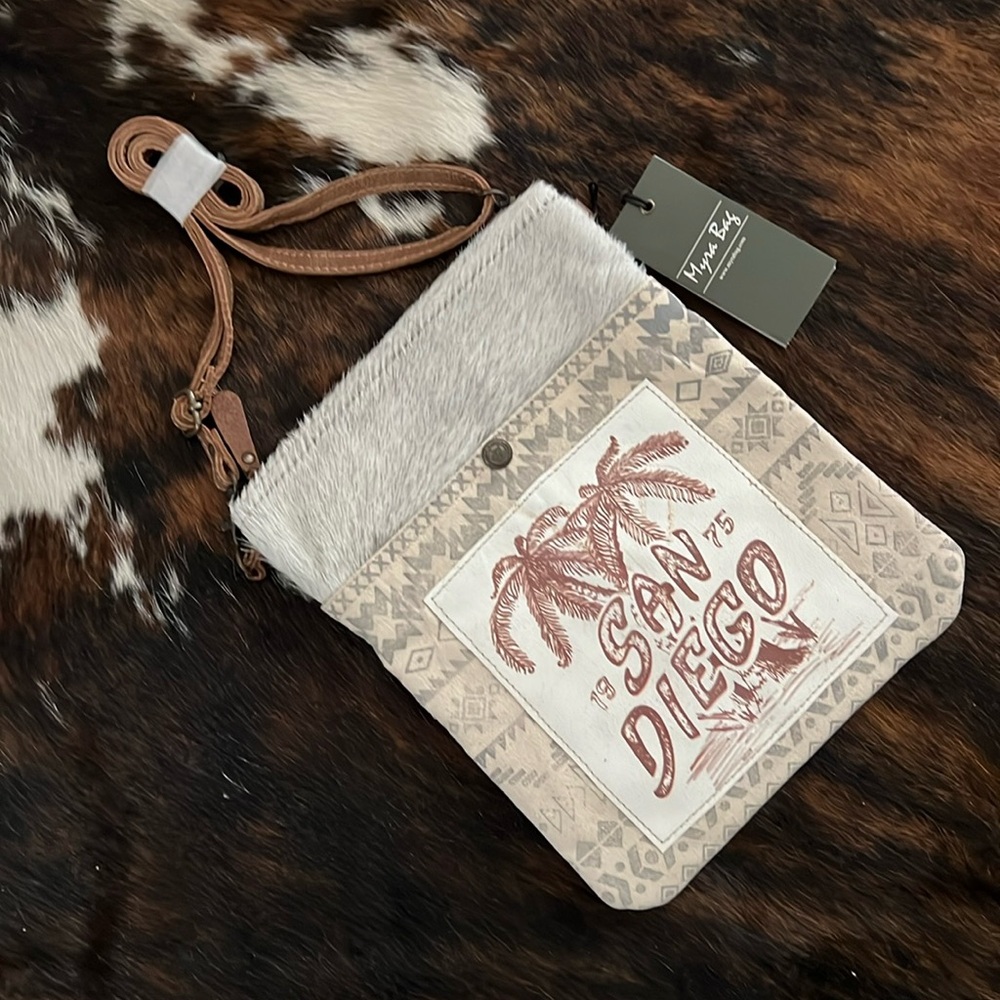 NWT San Diego cross body